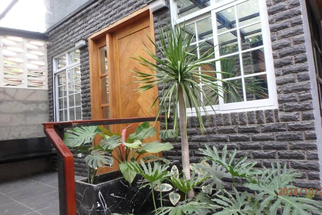 Lazy-Nest Homestay Manila Esterno foto