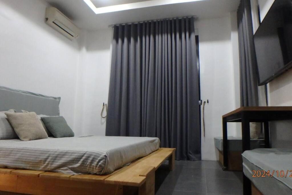 Lazy-Nest Homestay Manila Esterno foto